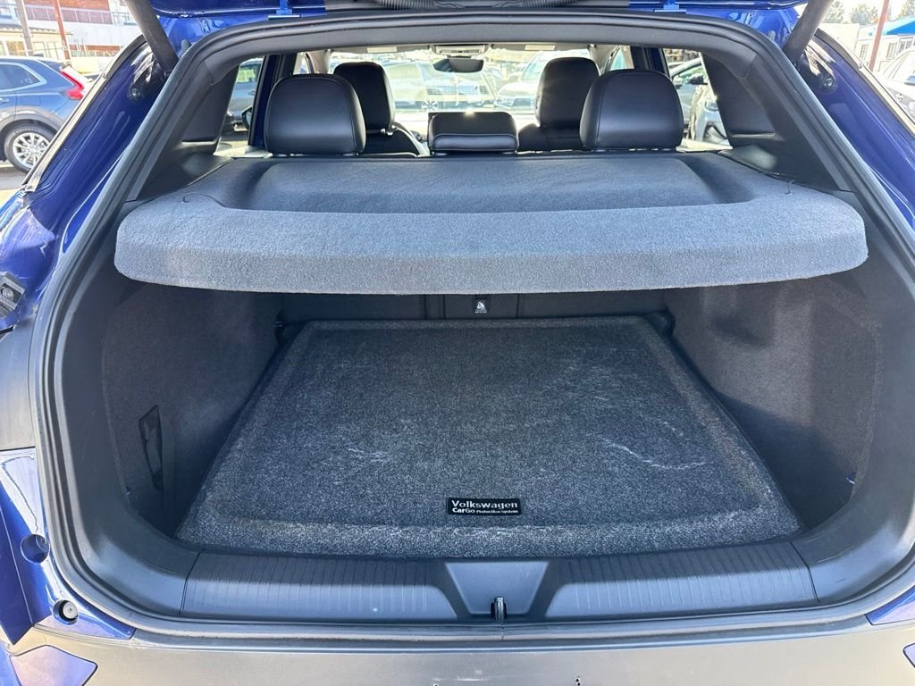Used 2021 Blue Metallic Volkswagen Pro S image 8