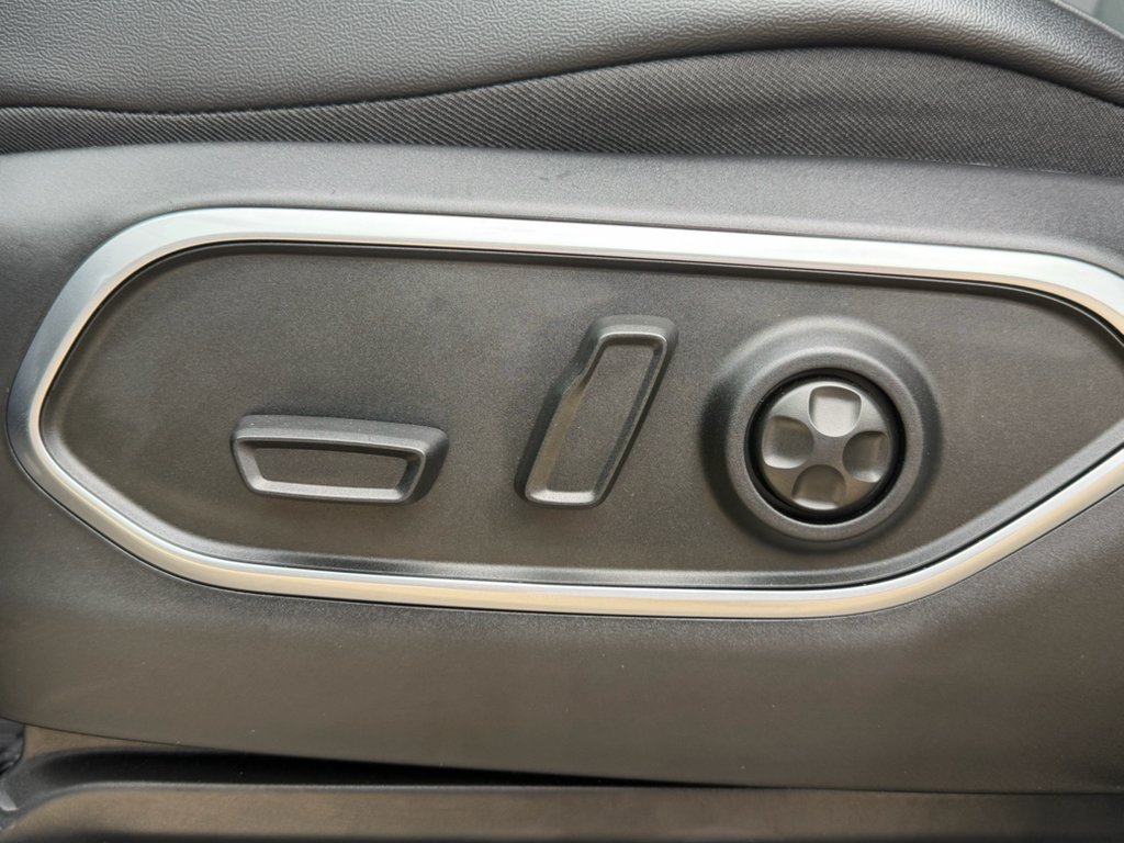 Used 2026 BLACK Jeep Upland image 26