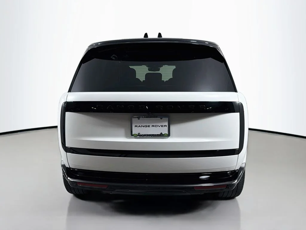 Used 2024 White Land Rover SE image 6