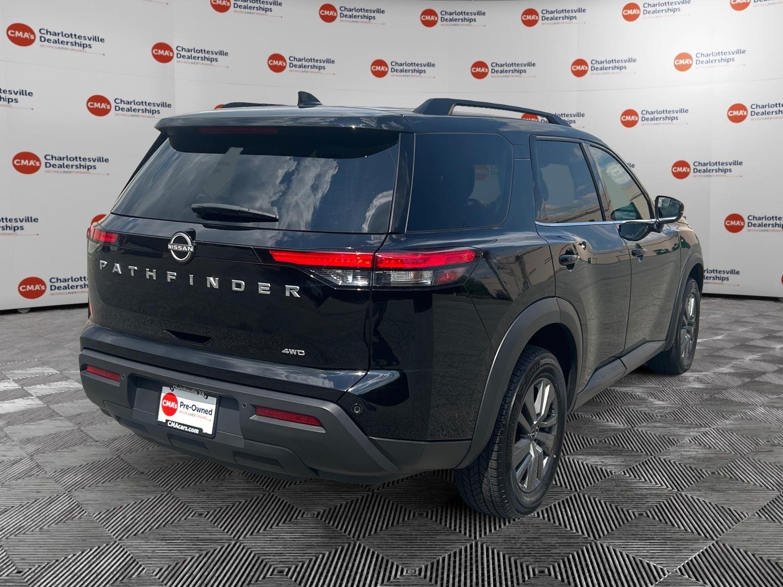 Used 2025 Super Black Nissan SV image 5