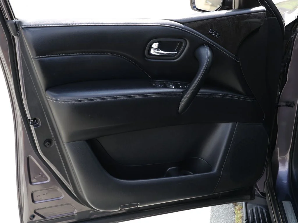 Used 2024 Gray INFINITI LUXE image 22