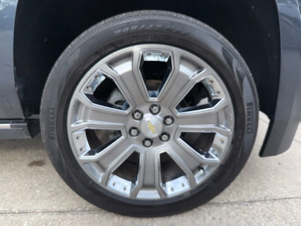 Used 2019 SHADOW GRAY METALLIC Chevrolet Premier image 43