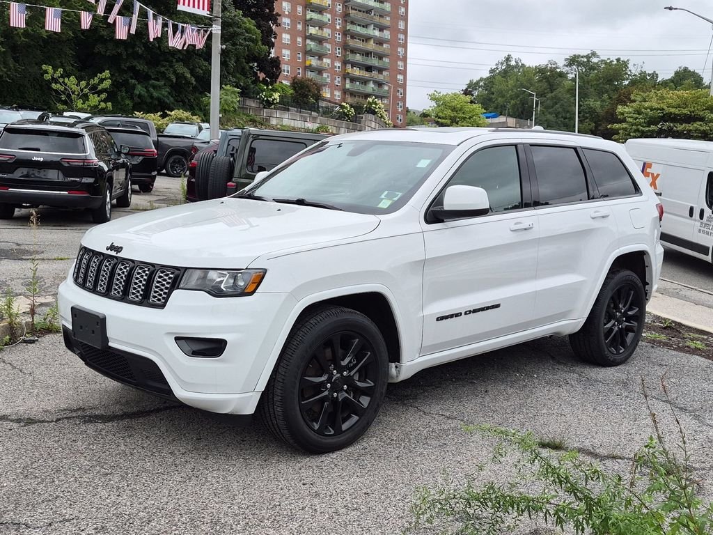 Used 2021 White Jeep Laredo X image 1