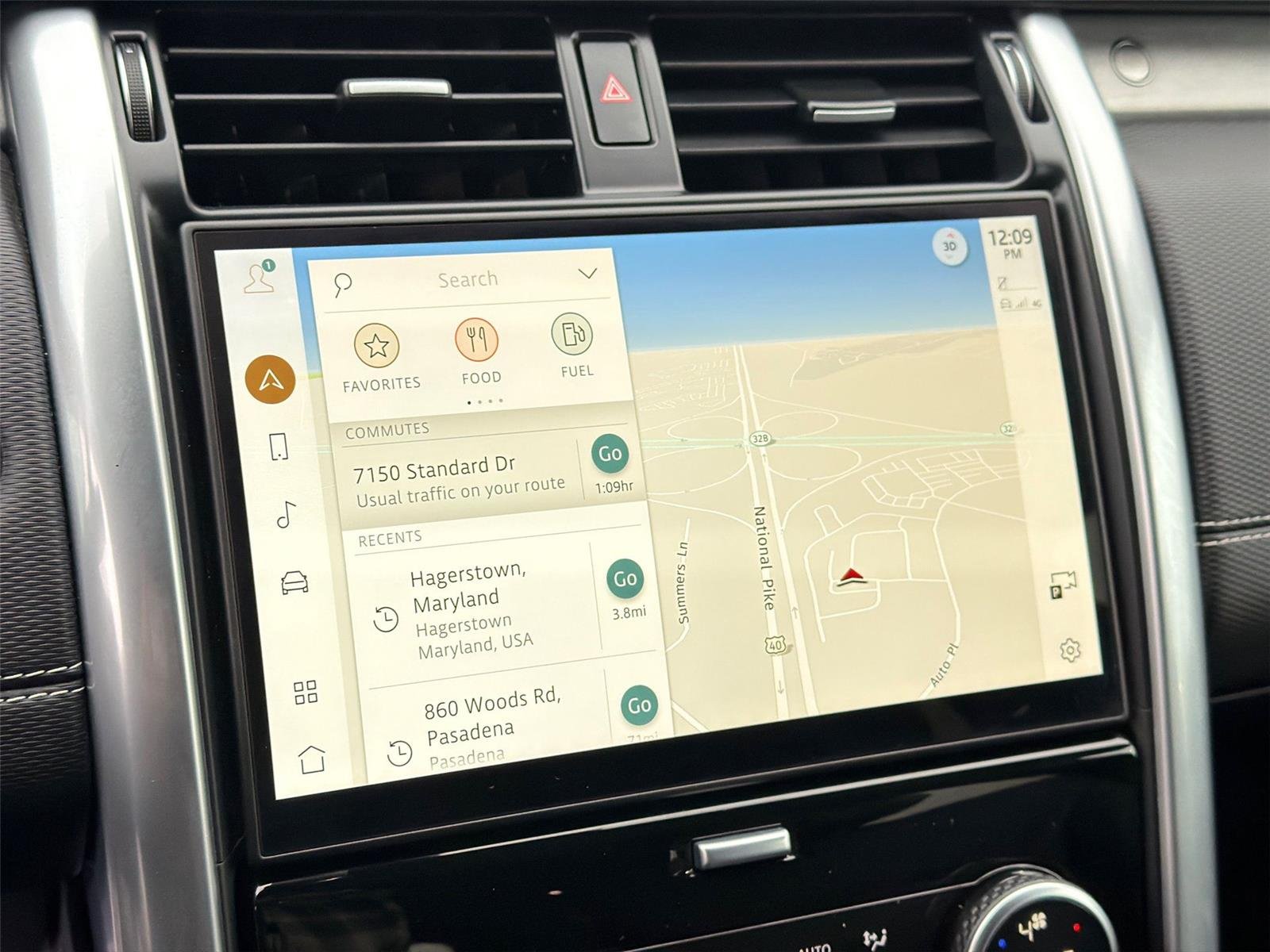 Used 2024 Fuji White Land Rover Dynamic SE image 5
