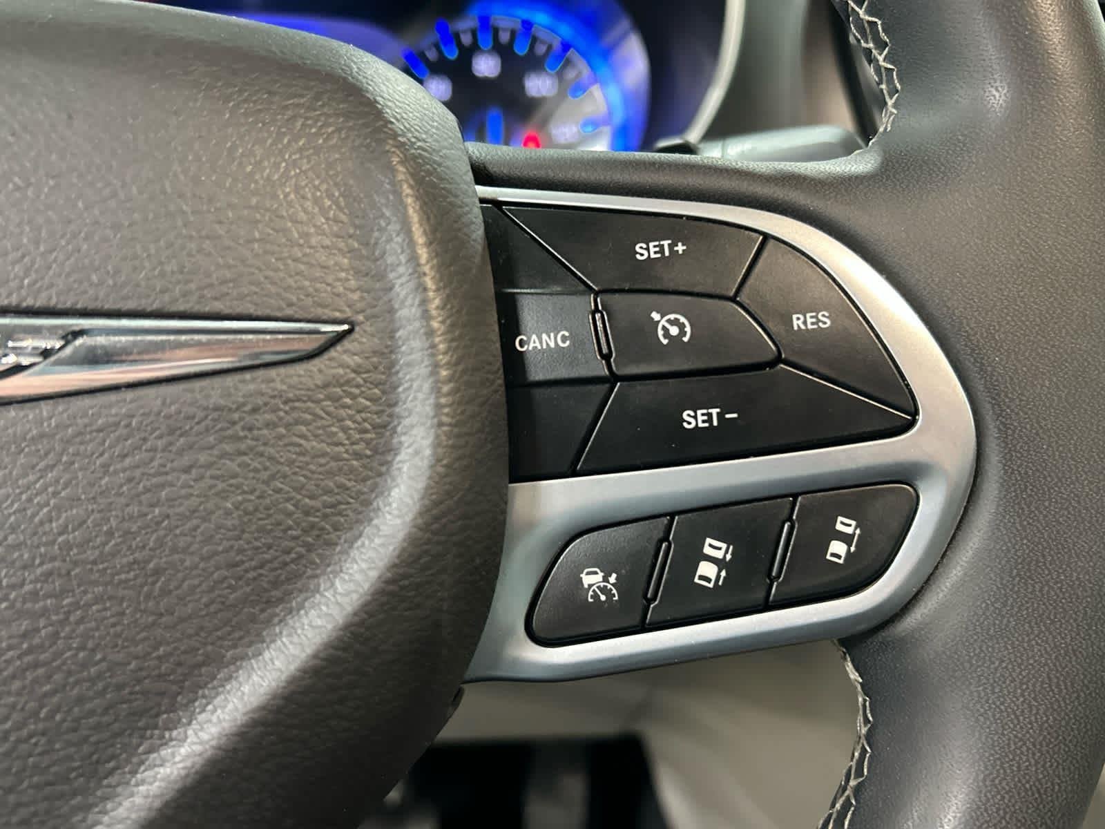 2023 Chrysler Pacifica Touring L - Photo 30