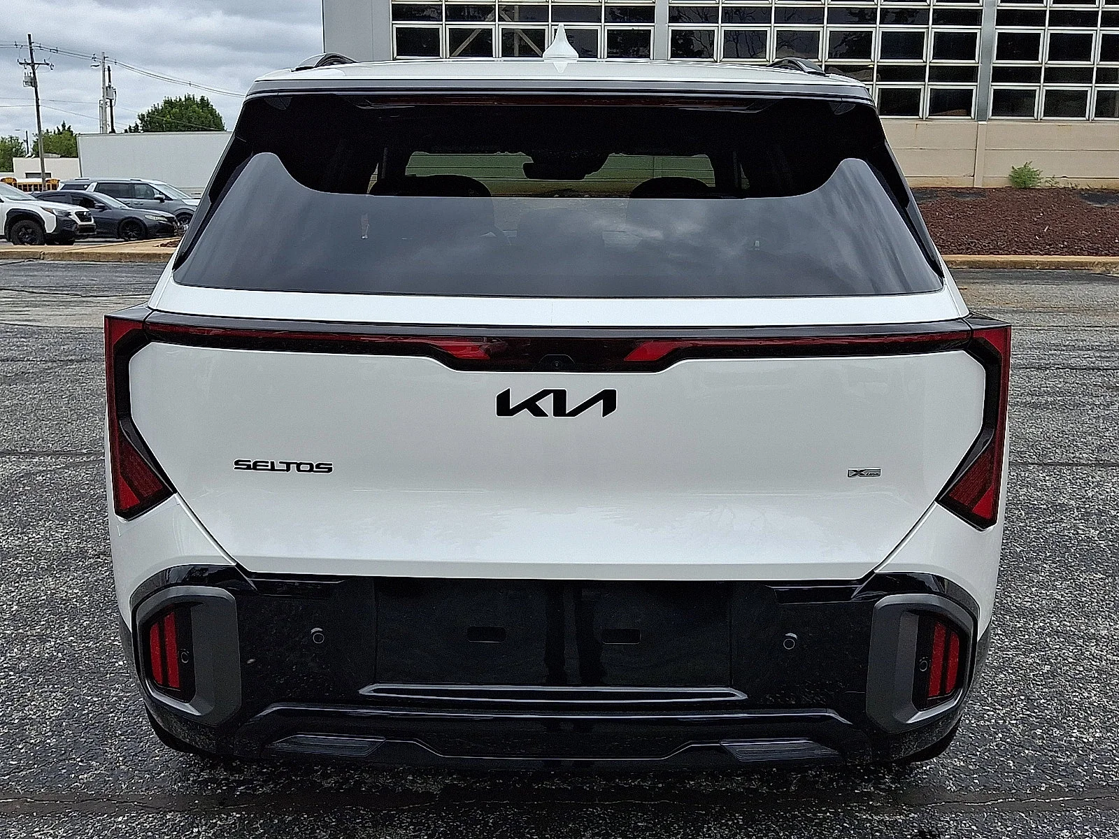New 2027 White Kia X-Line S image 6