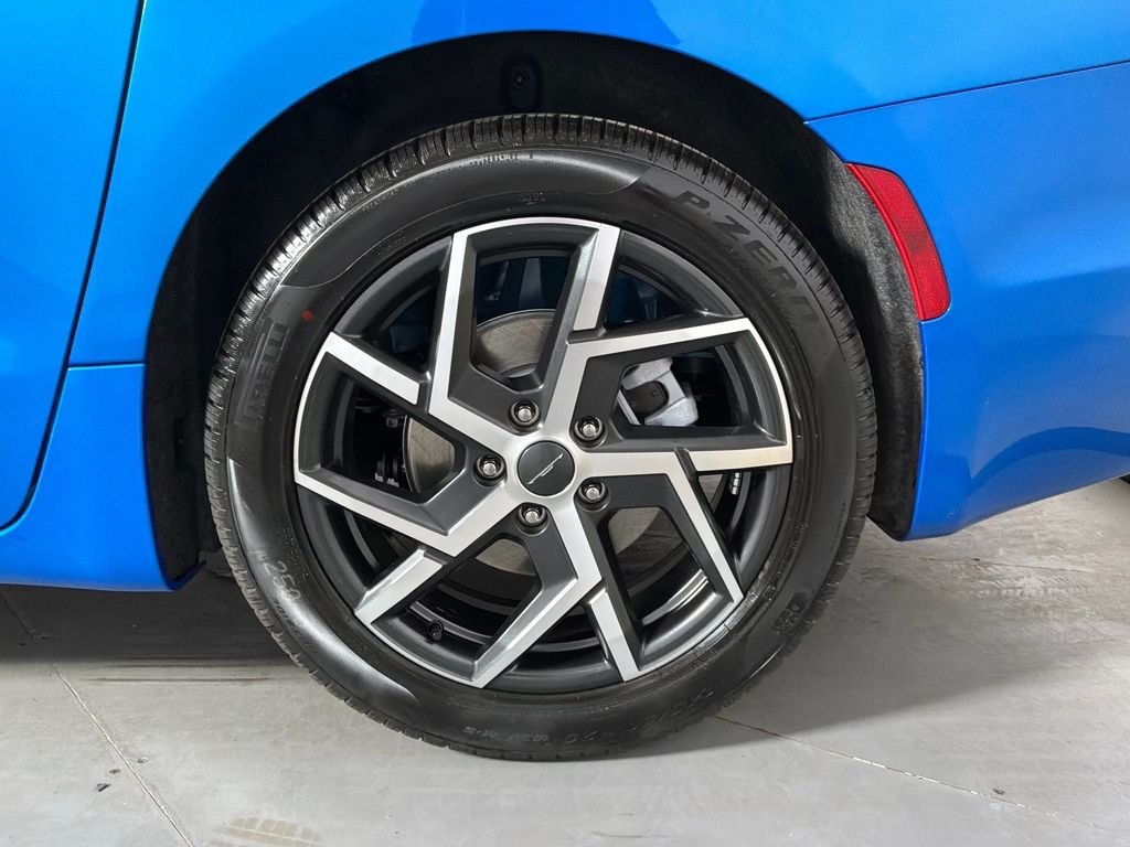 New 2027 Hydro Blue Pearl-Coat Exterior Paint Chrysler Pinnacle image 10