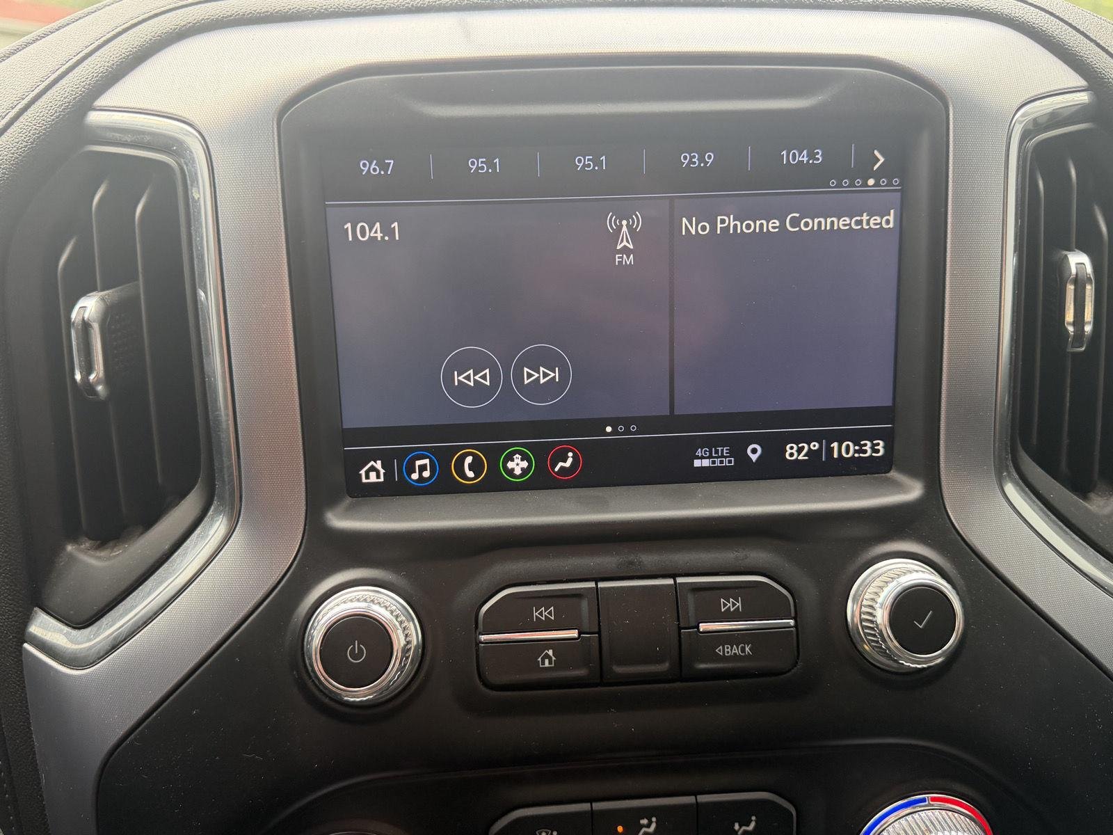 Used 2019 Dark Sky Metallic GMC SLE image 18