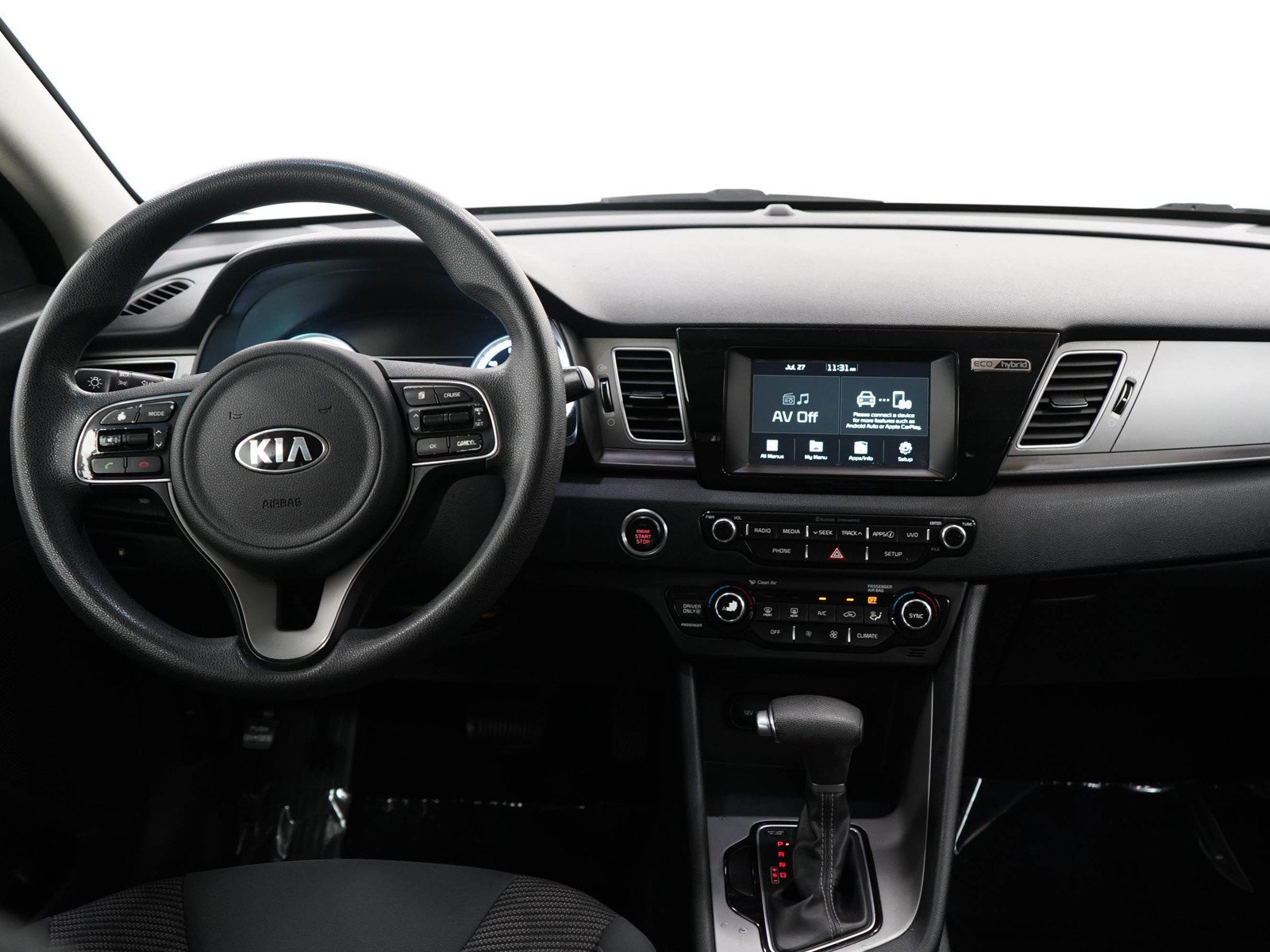 Used 2018 Snow White Pearl Kia LX image 13