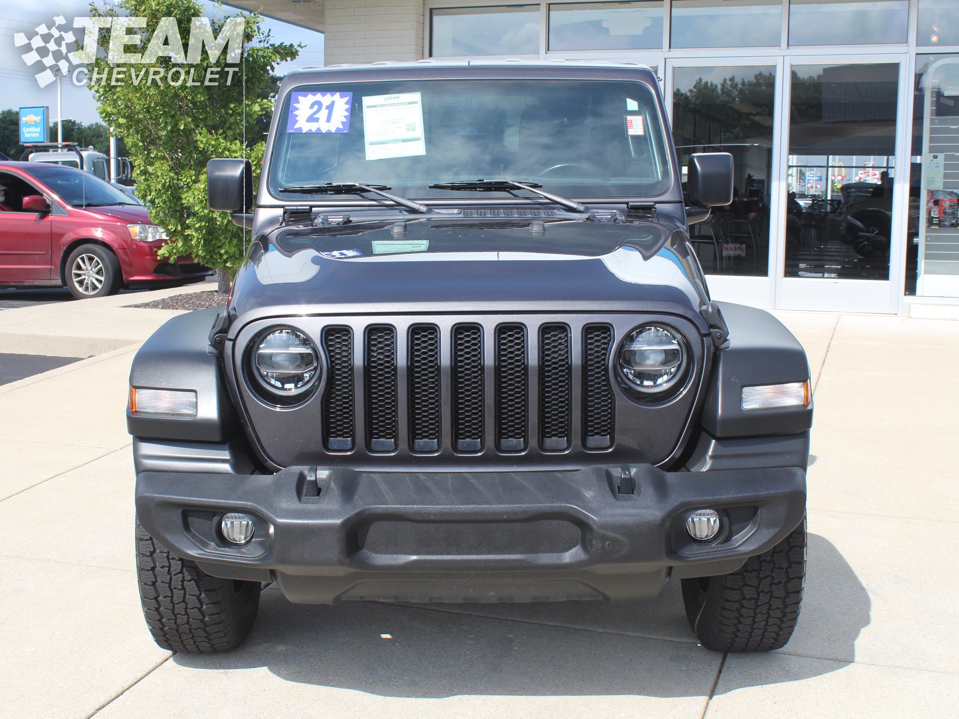 Used 2021 Gray Jeep Sport Altitude 4x4 image 9