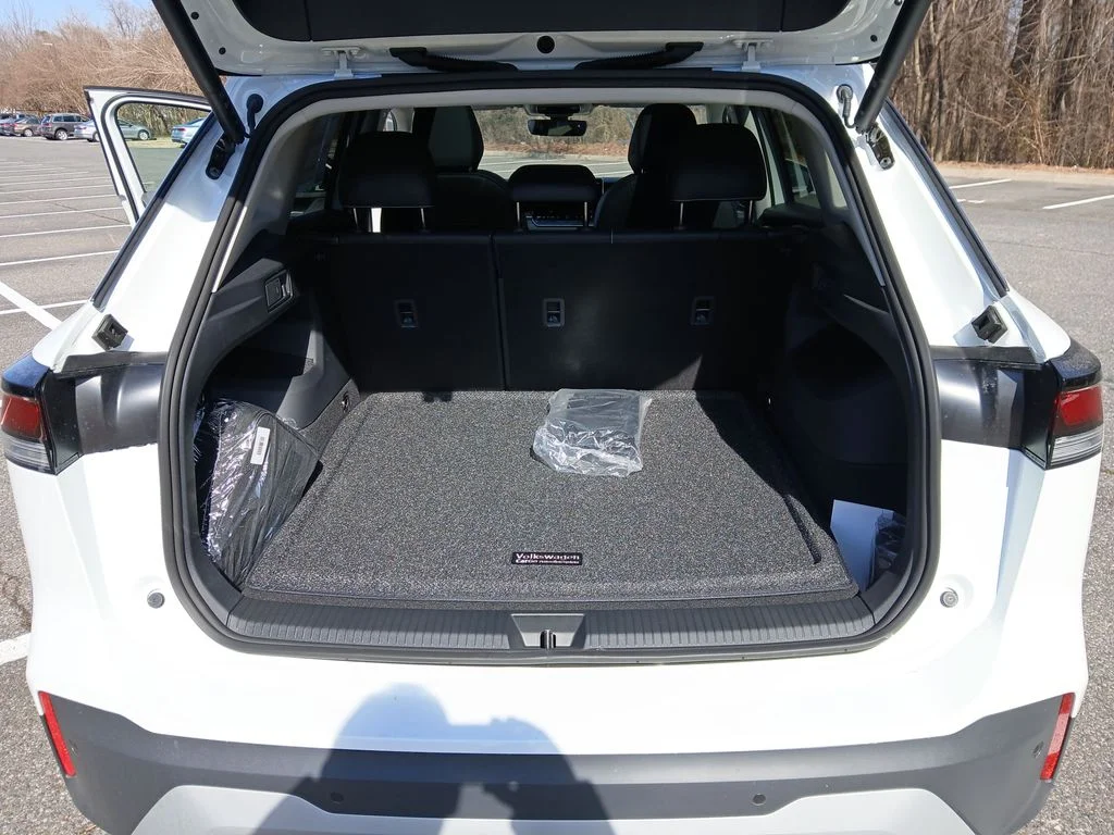 New 2026 White Volkswagen 2.0T SE image 22