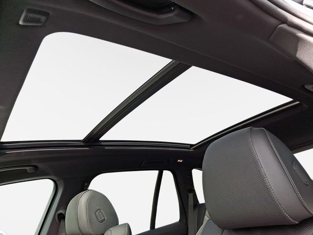 New 2026 Skyscraper Grey Metallic BMW xDrive50e image 12