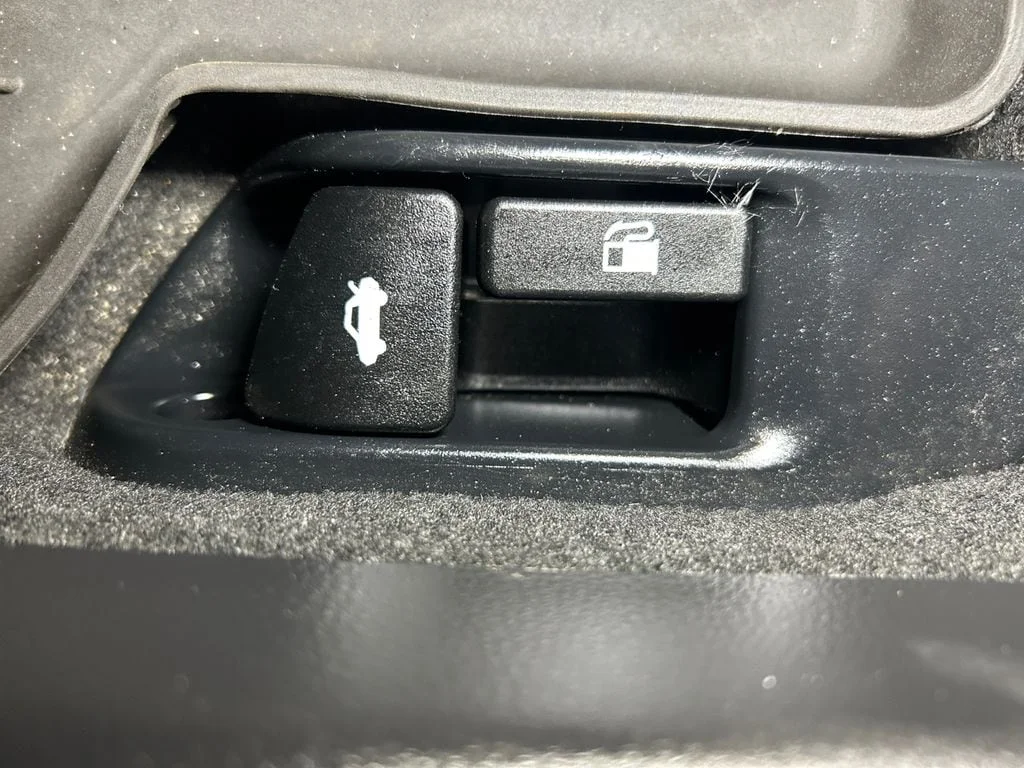 Used 2025 Underground Toyota LE image 22