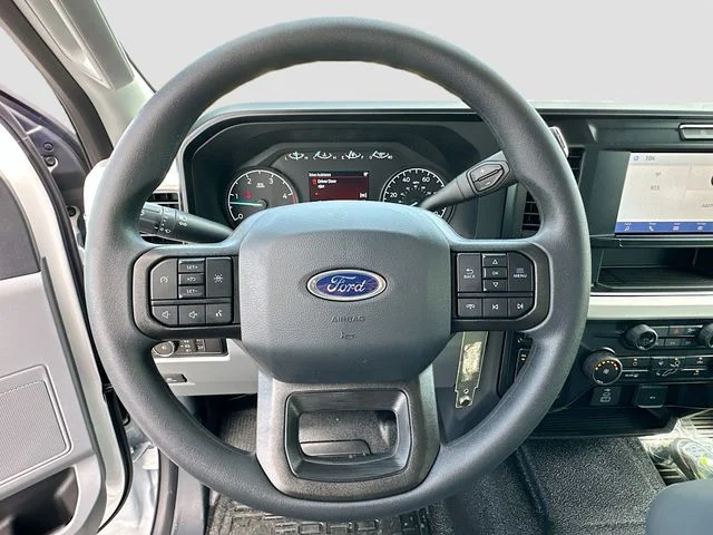 New 2025 Oxford White Ford XL image 7