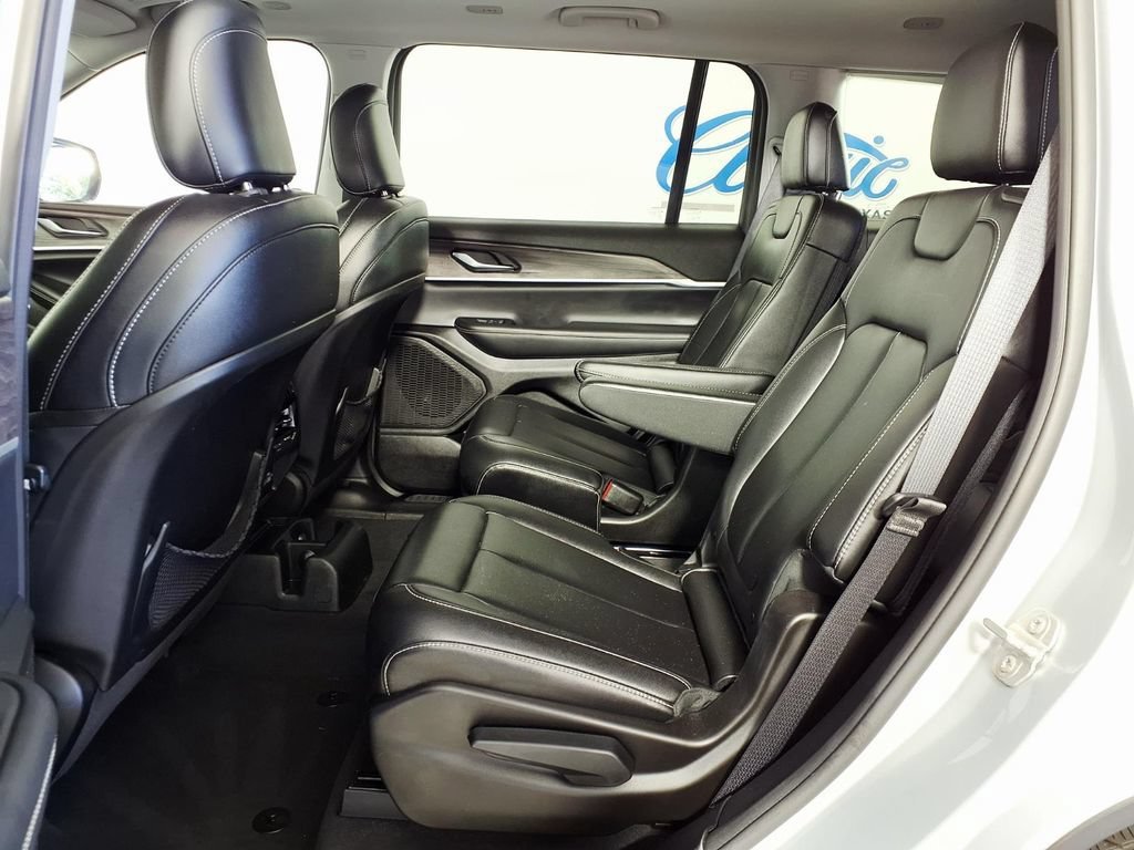 Used 2024 Silver Zynith Jeep Limited image 8