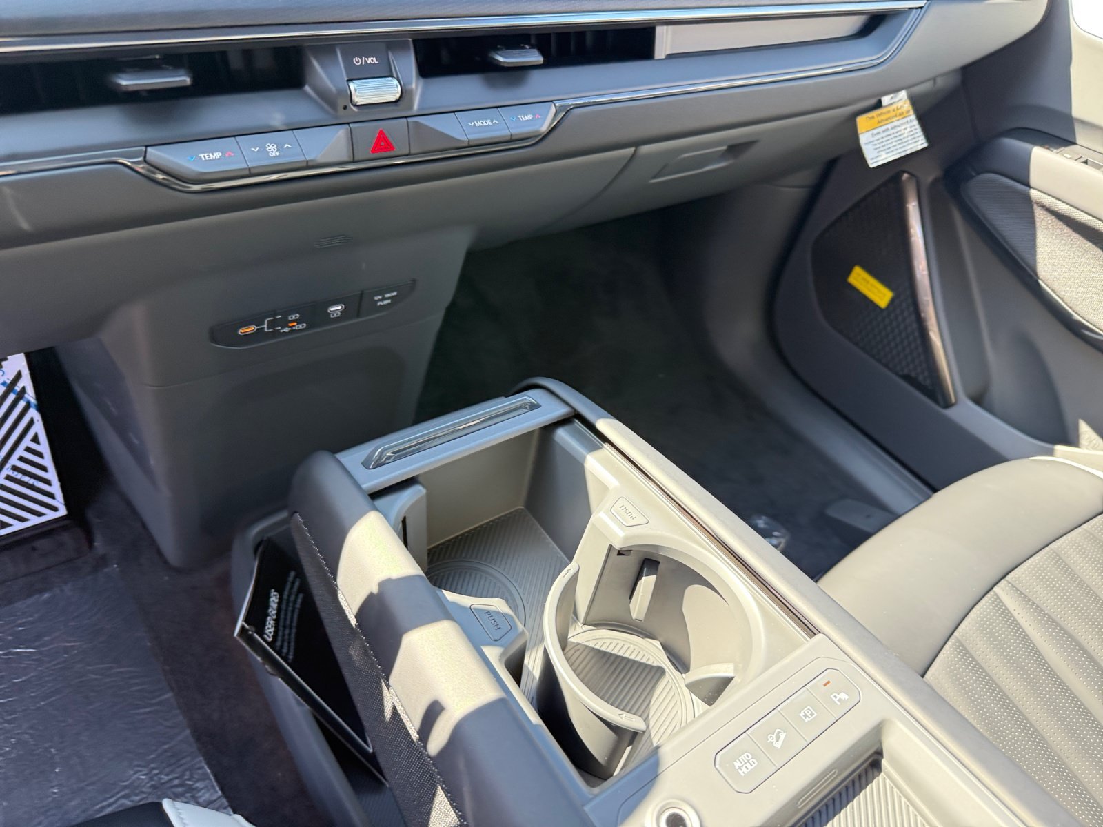 New 2026 Glacial White Pearl / Black Ro Kia GT-Line AWD image 13