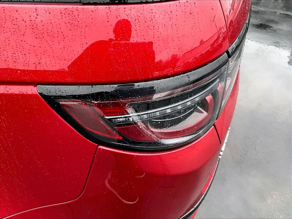 Used 2023 Red Land Rover SE R-Dynamic image 32