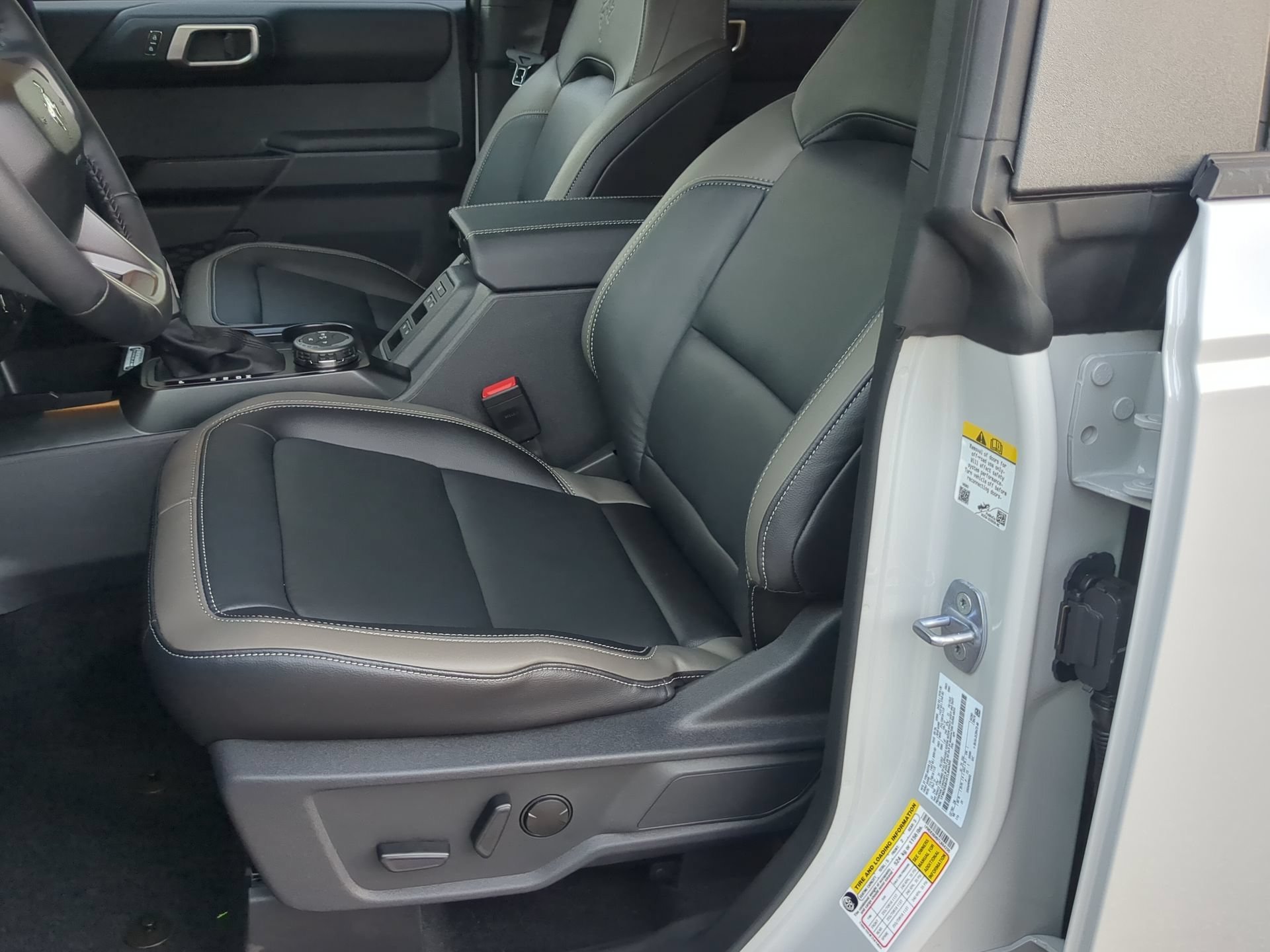 New 2026 Avalanche Gray Ford Outer Banks® image 53