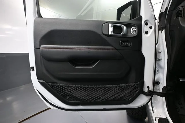 Used 2019 White Jeep Unlimited Rubicon image 15