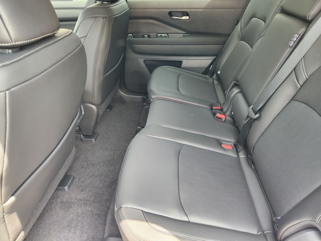 New 2026 Everest White Pearl TriCoat Nissan SL image 30