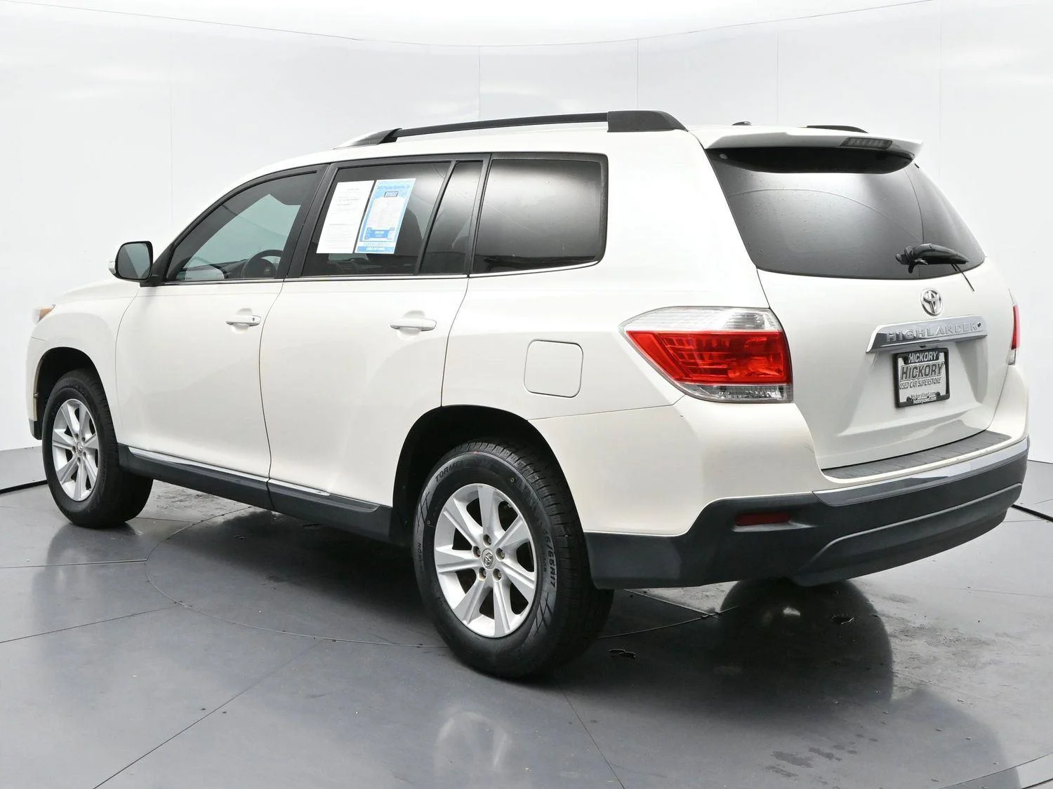 Used 2012 Blizzard Pearl Toyota SE image 5