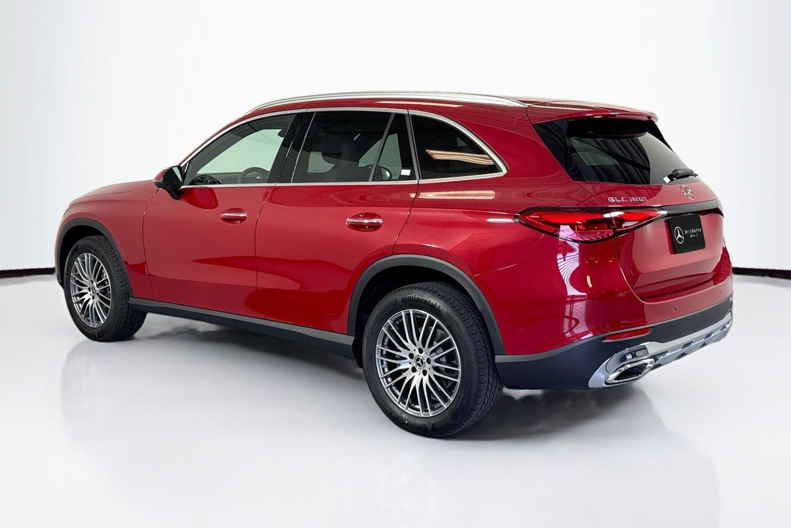 New 2026 Manufaktur Patagonia Red Metallic Mercedes-Benz GLC 300 image 7