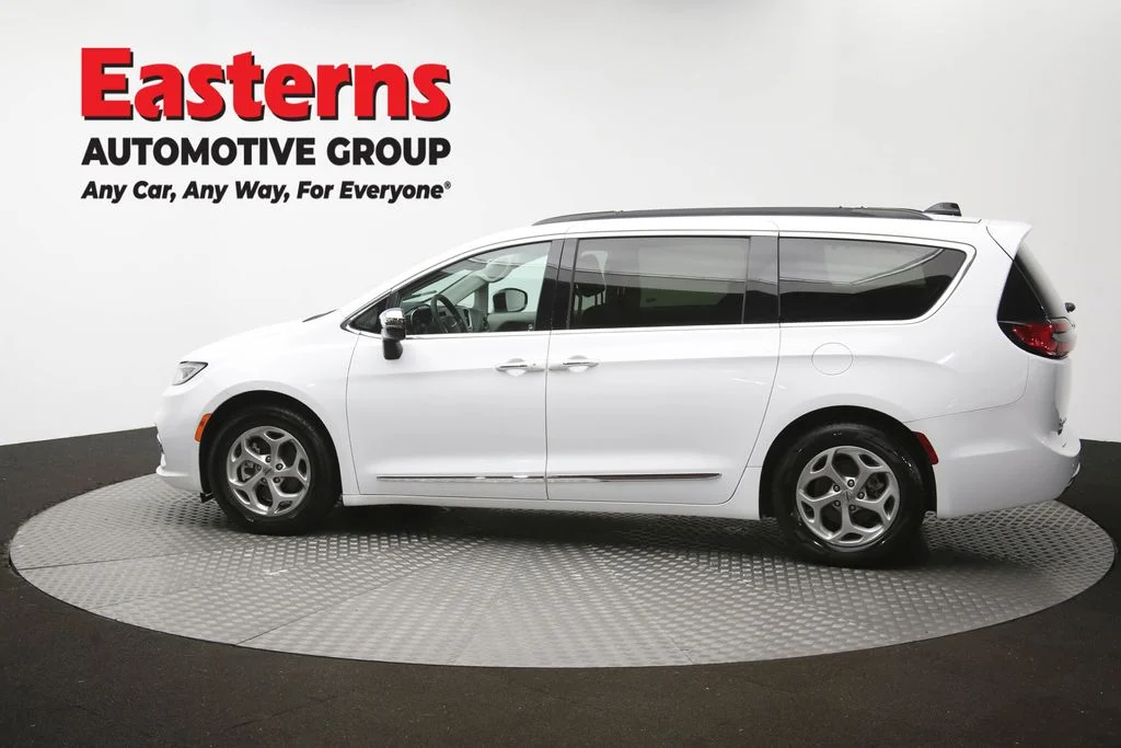 Used 2023 White Chrysler Limited image 64