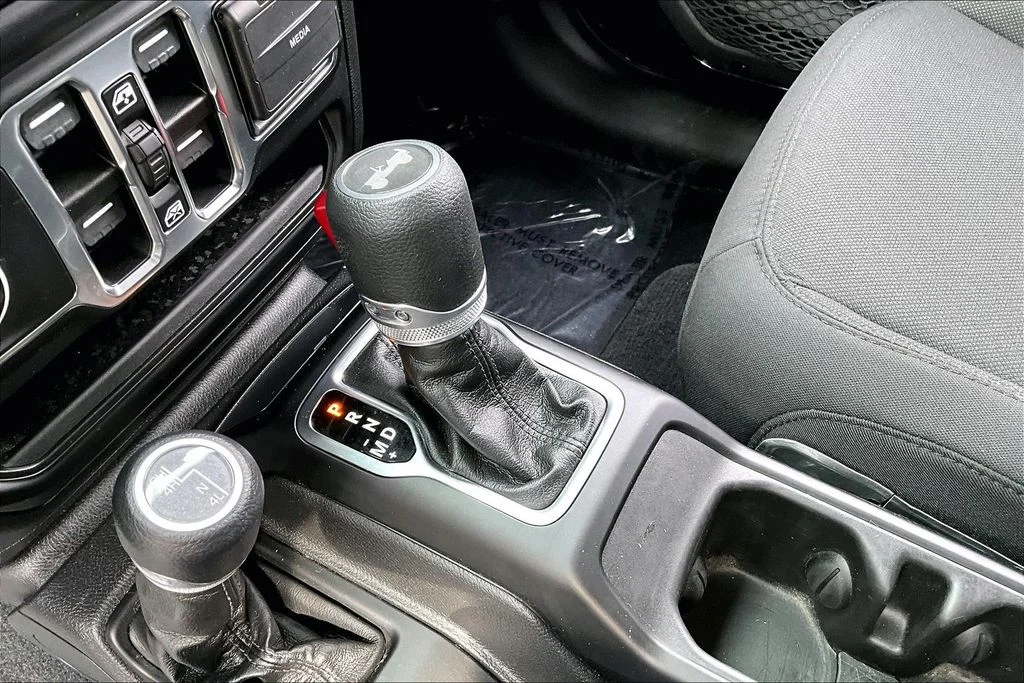 Used 2023 Black Jeep Sport S image 18