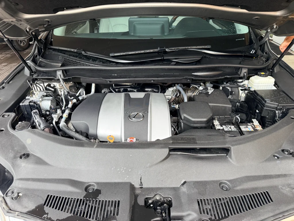 Used 2022 Atomic Silver Lexus  image 31