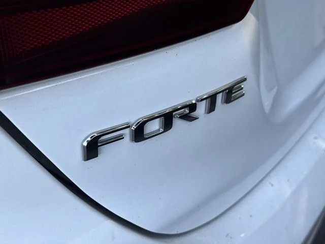 Used 2021 White Kia GT-Line image 9
