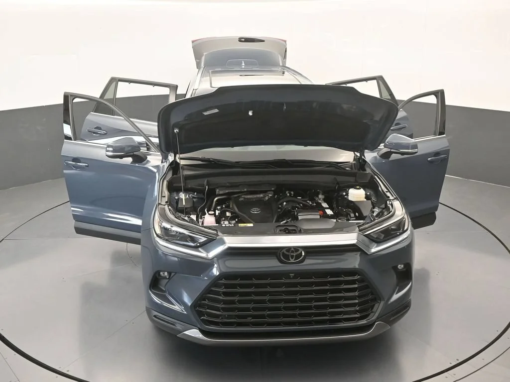 Used 2025 Cloud Toyota Limited image 79