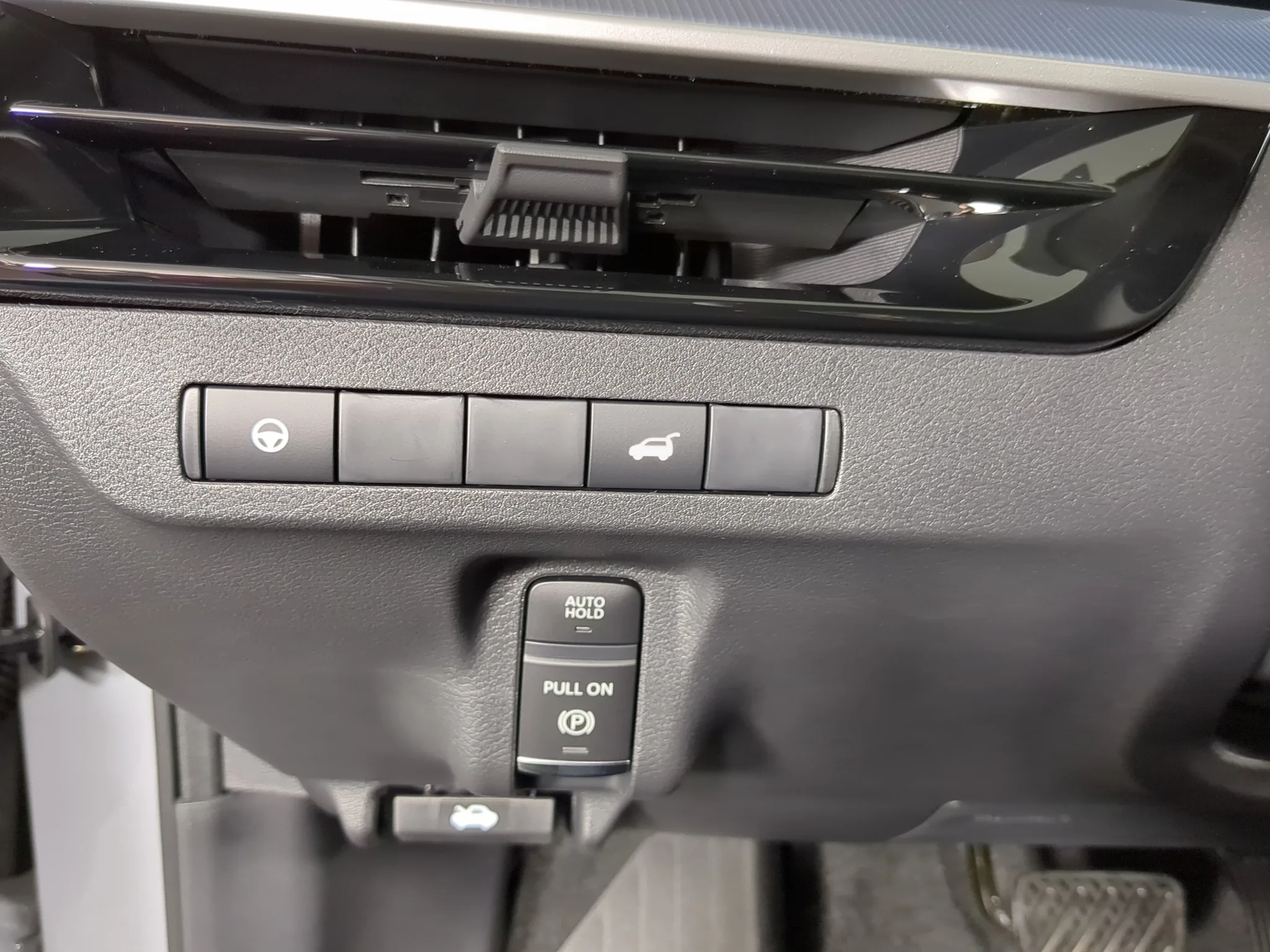 New 2027 Boulder Gray Pearl/Super Black Nissan SL image 31