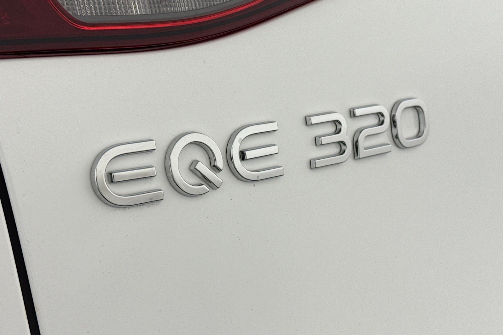 New 2026 Polar White Mercedes-Benz EQE 320 4MATIC® SUV image 8