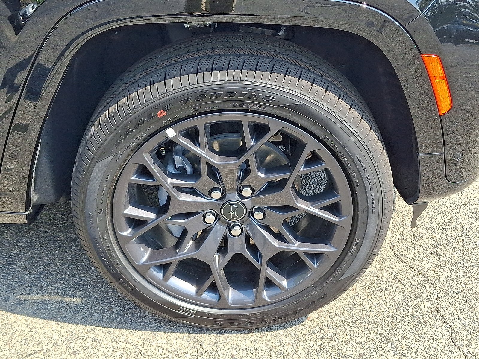 New 2027 High-Gloss Black Paint Jeep Summit 4x4 image 5