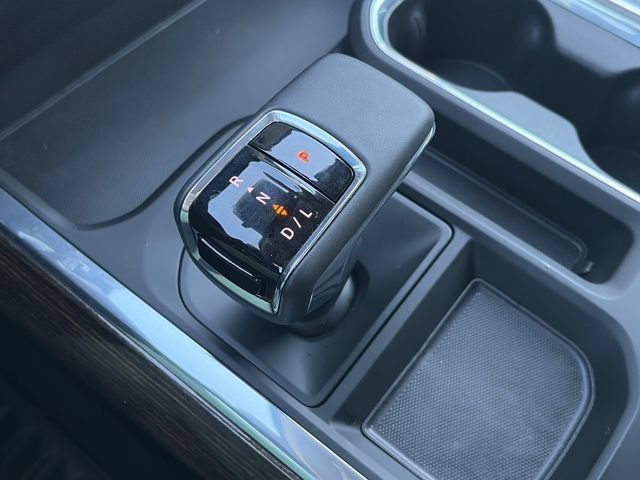 Used 2025 Onyx Black GMC Elevation image 22