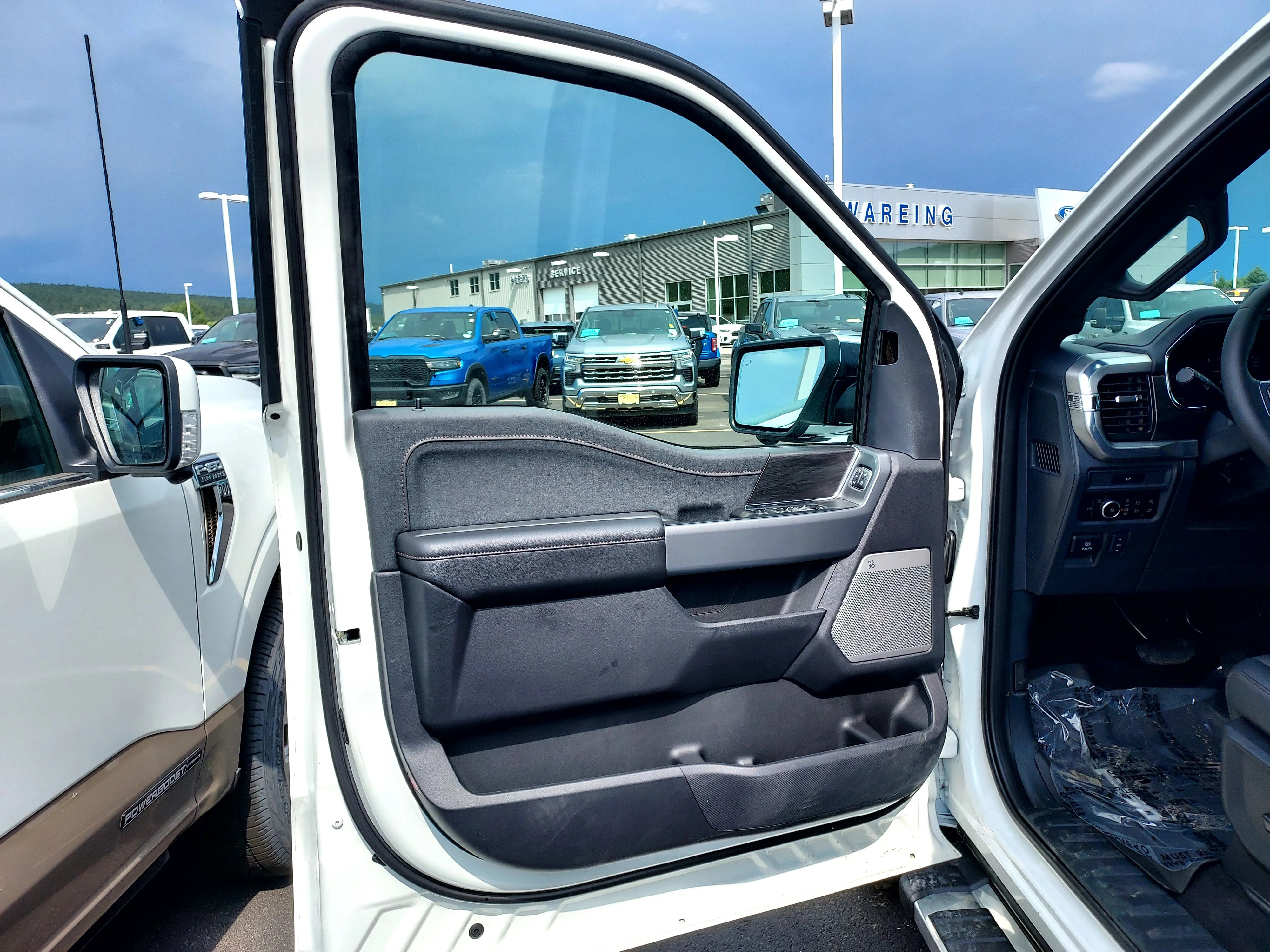 New 2026 Star White Metallic Tri-Coat Ford LARIAT image 12