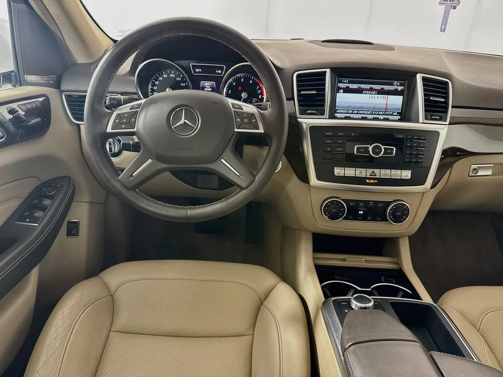 Used 2015 White Mercedes-Benz ML 350 image 28