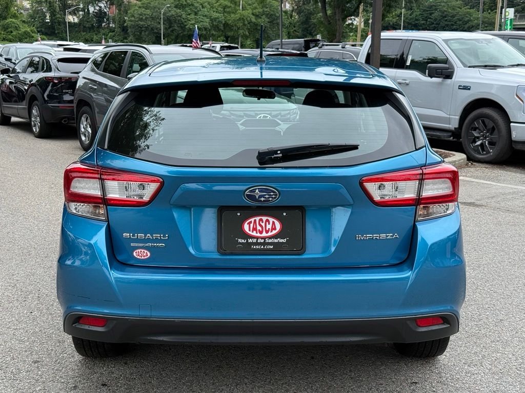 Used 2019 Blue Subaru 2.0i image 8