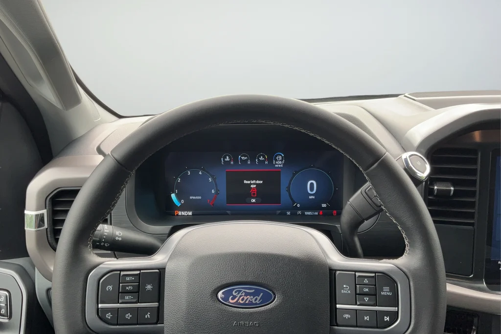 Used 2025 Black Ford XLT image 14