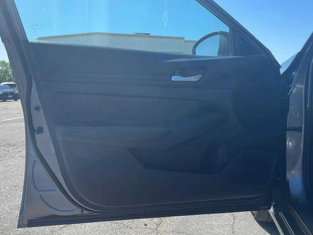 2025 Nissan Altima SV - Photo 10