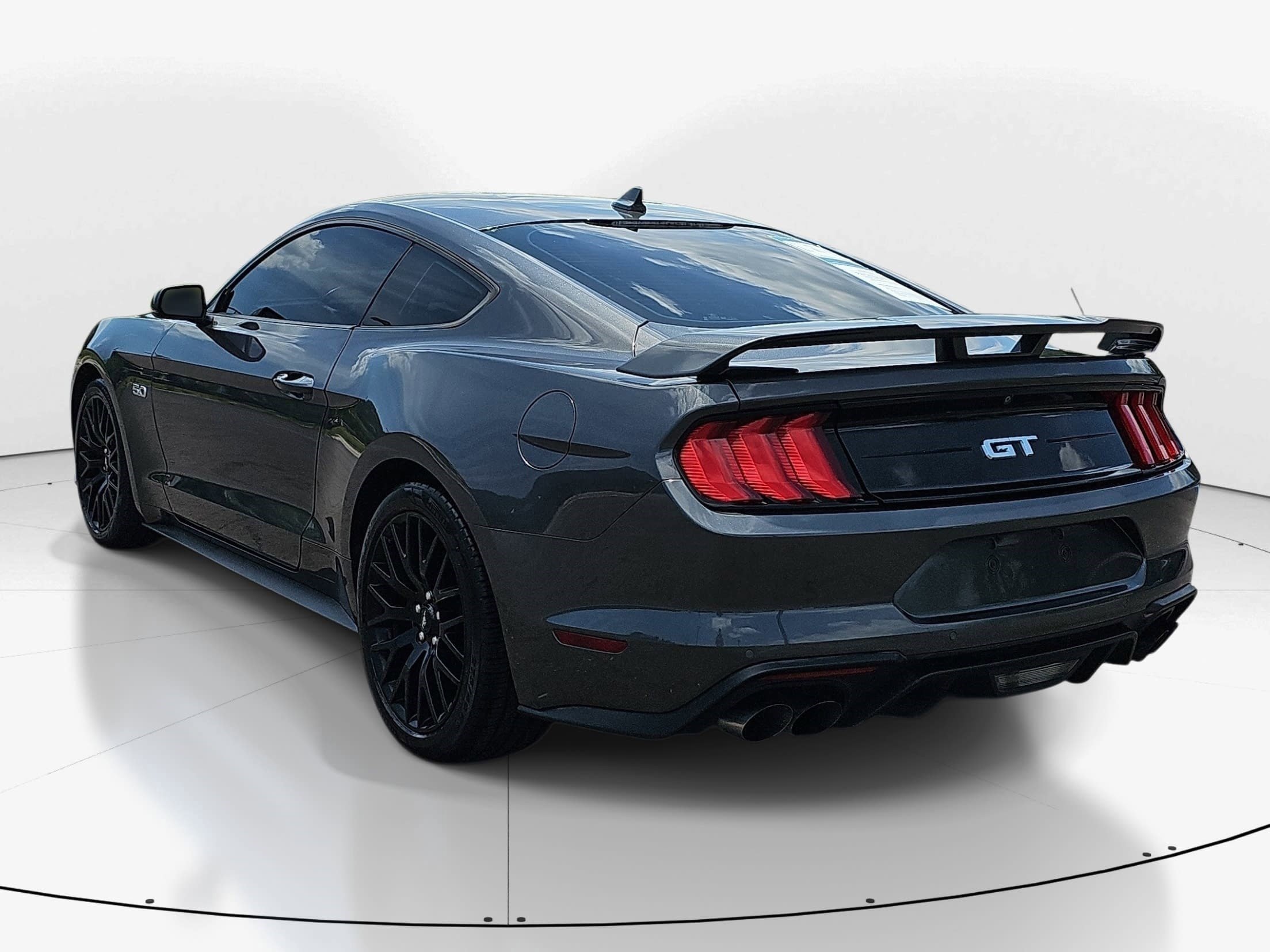 Used 2020 Magnetic Ford GT Premium image 5
