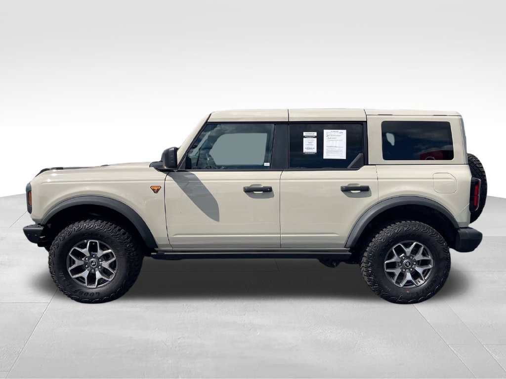 Used 2025 Beige Ford Badlands image 2