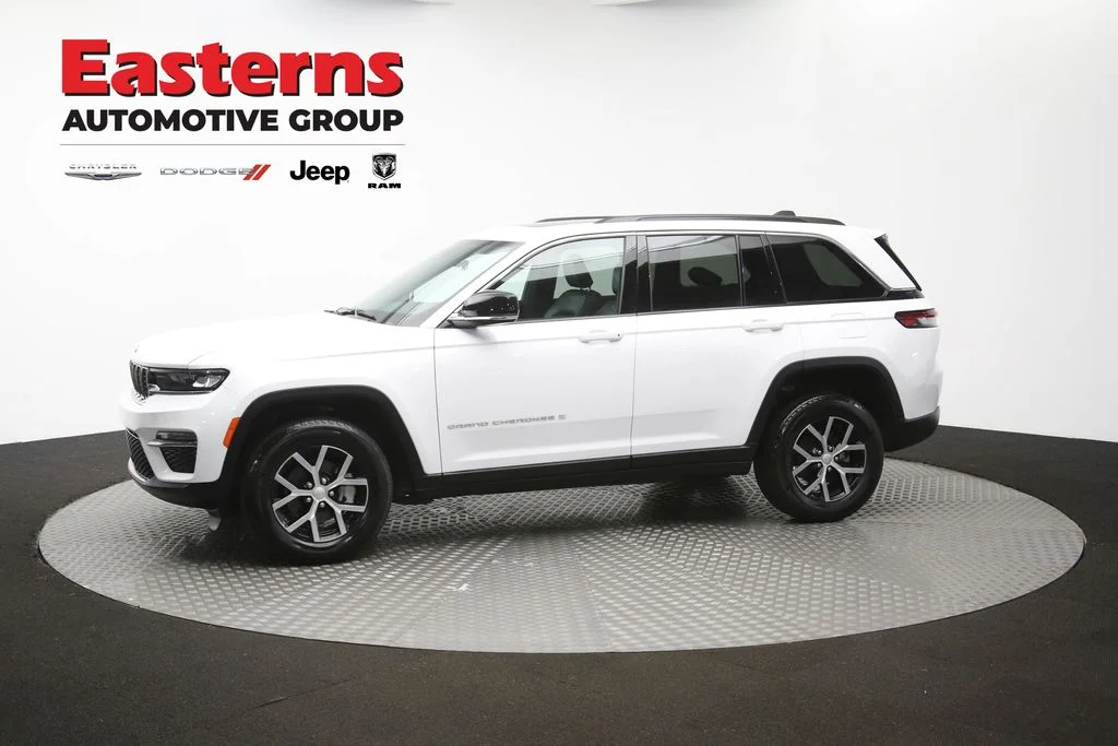 Used 2025 White Jeep Limited image 61