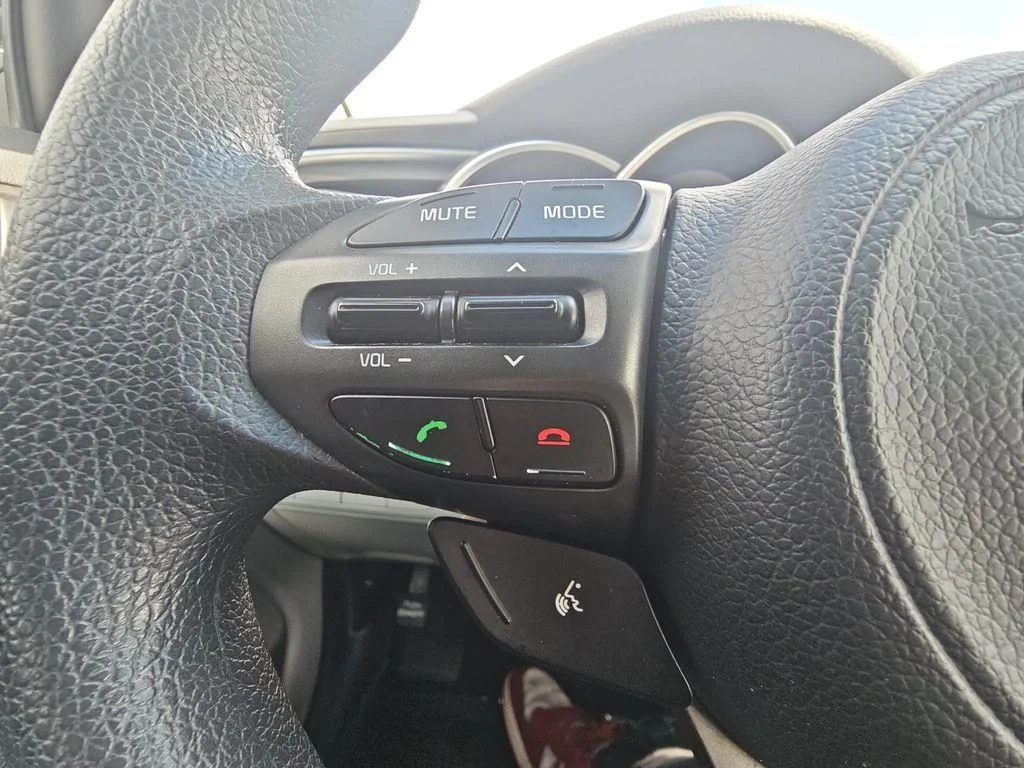 Used 2015 Black Kia LX image 16