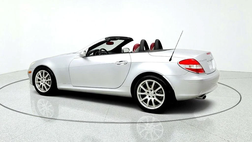 Used 2005 Iridium Silver Metallic Mercedes-Benz SLK350 Roadster 3.5L w/ Driver Adaptive Transmission & Wood Trim image 7