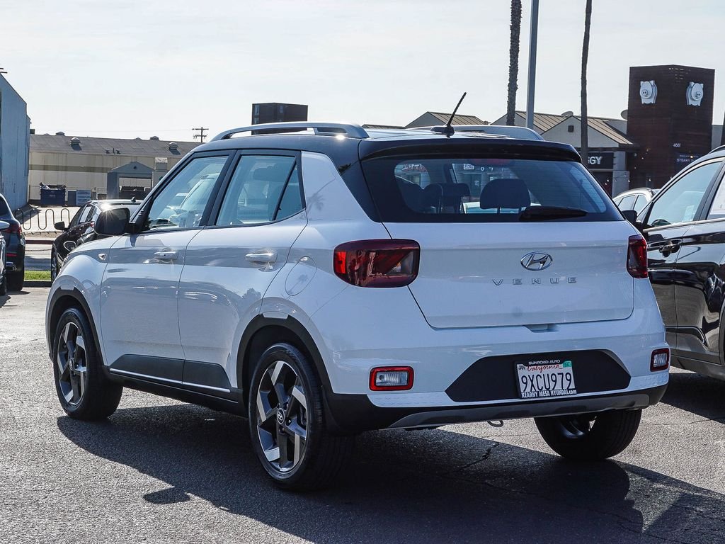 Used 2025 White Hyundai Limited image 4
