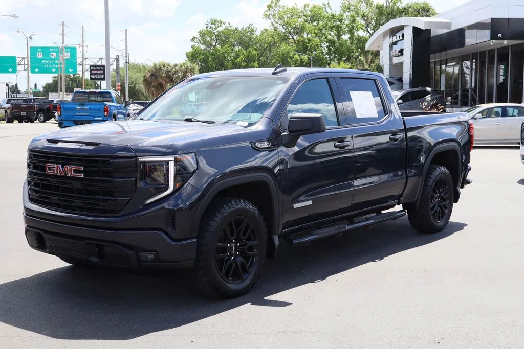 Used 2024 Gray GMC Elevation image 5