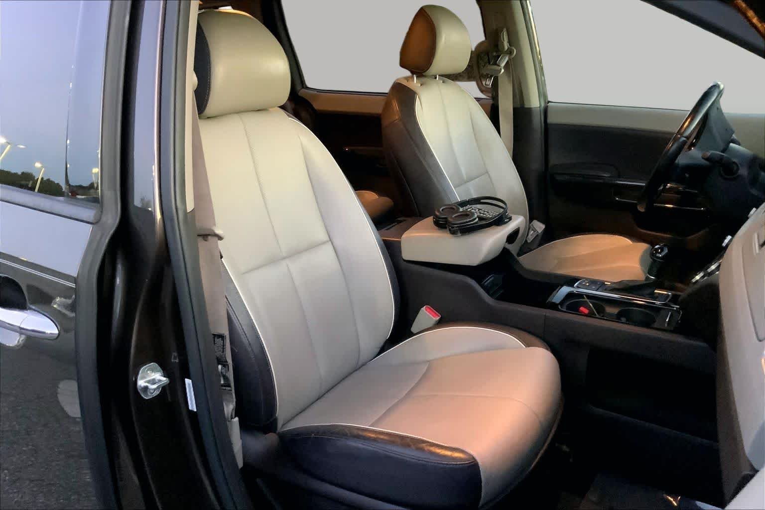 Used 2015 Titanium Brown Kia SX-L image 7