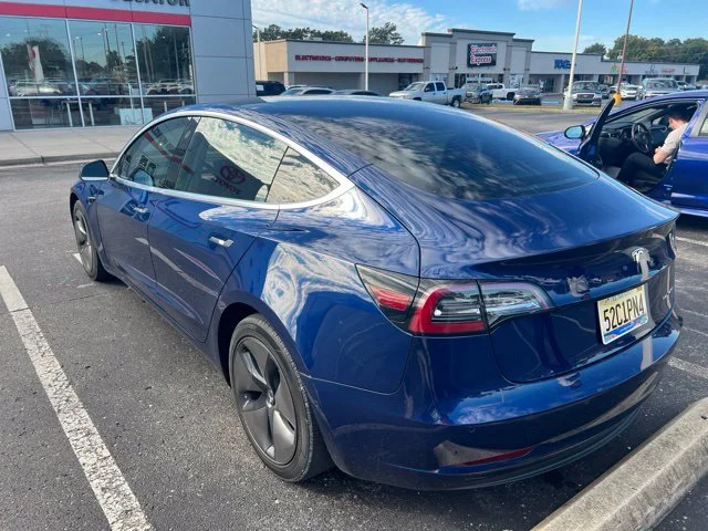 Used 2018  Tesla Performance image 2