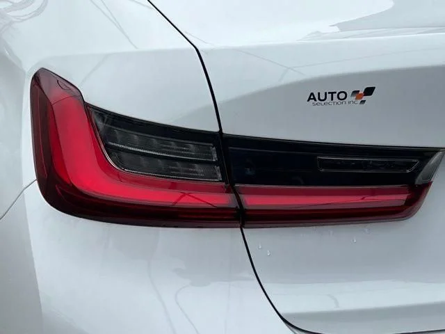 Used 2022 White BMW 330i image 7